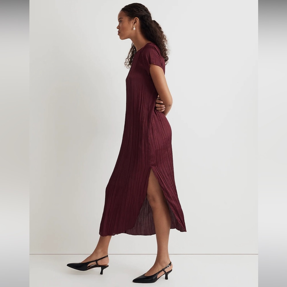 Madewell Short-Sleeve Slip Midi Dress in Plissé - Picture 3 of 11